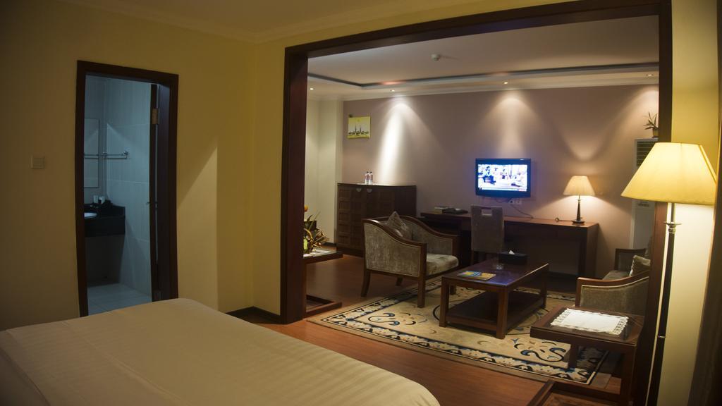 G.S Plaza Hotel Акра Екстериор снимка