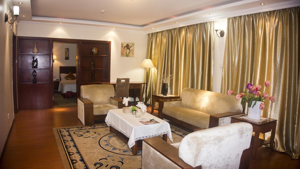 G.S Plaza Hotel Акра Екстериор снимка