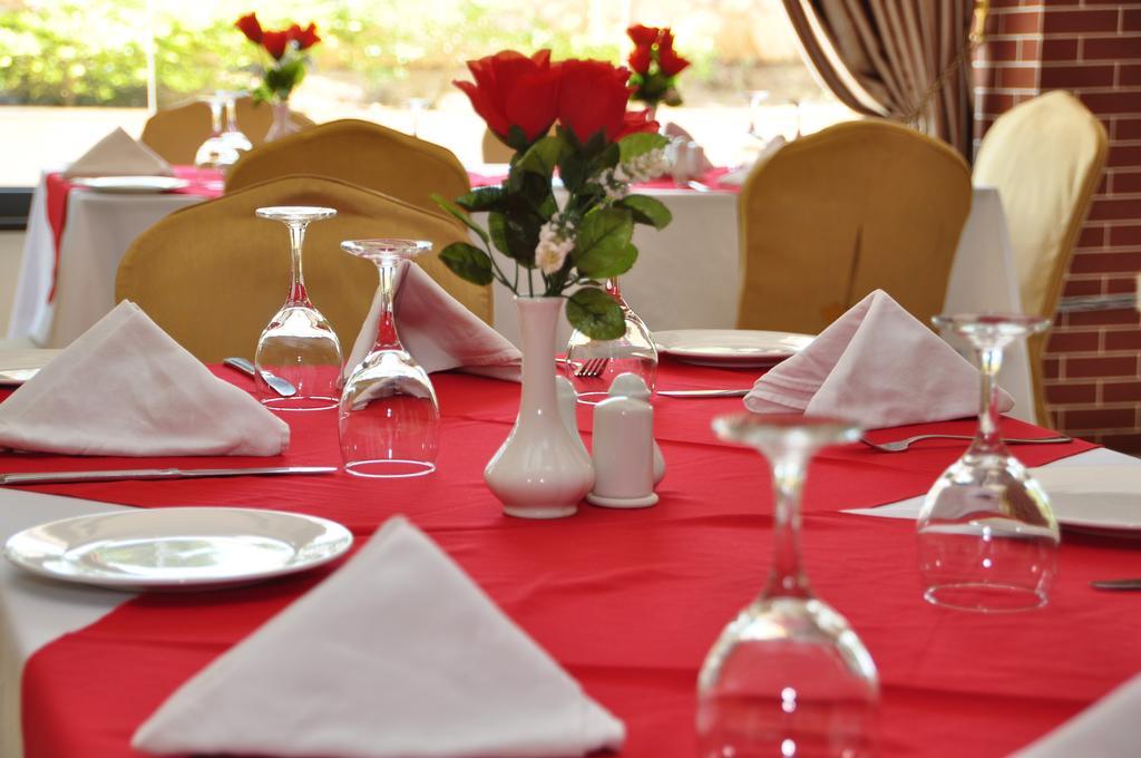 G.S Plaza Hotel Акра Екстериор снимка