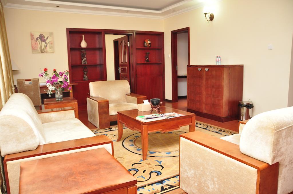 G.S Plaza Hotel Акра Екстериор снимка