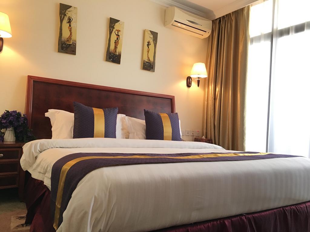 G.S Plaza Hotel Акра Екстериор снимка
