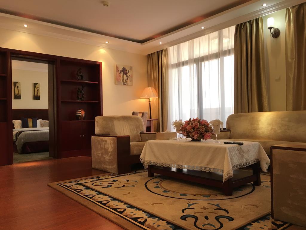 G.S Plaza Hotel Акра Екстериор снимка